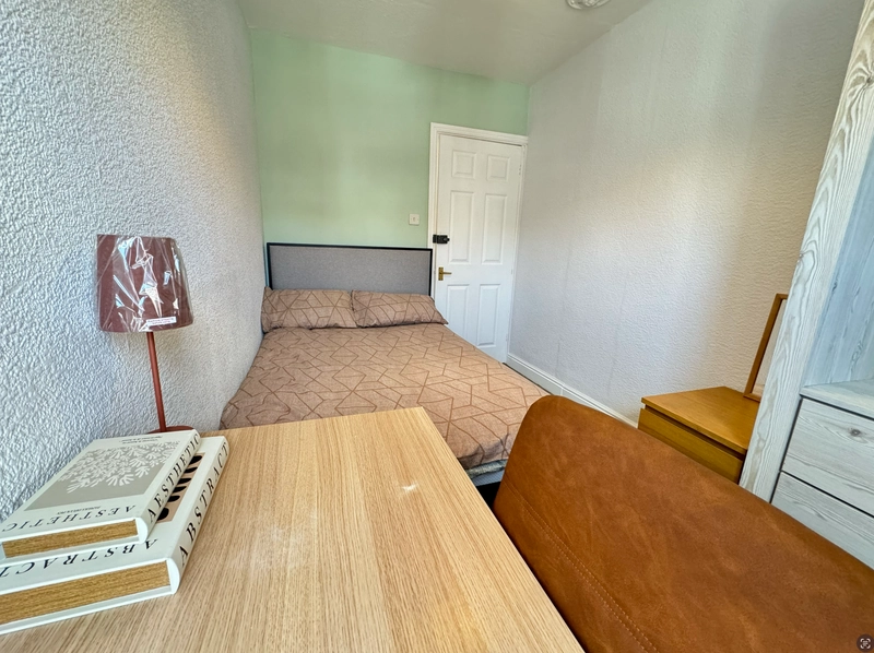 SPARE ROOM in a 4bed student house - Thumbnail 11
